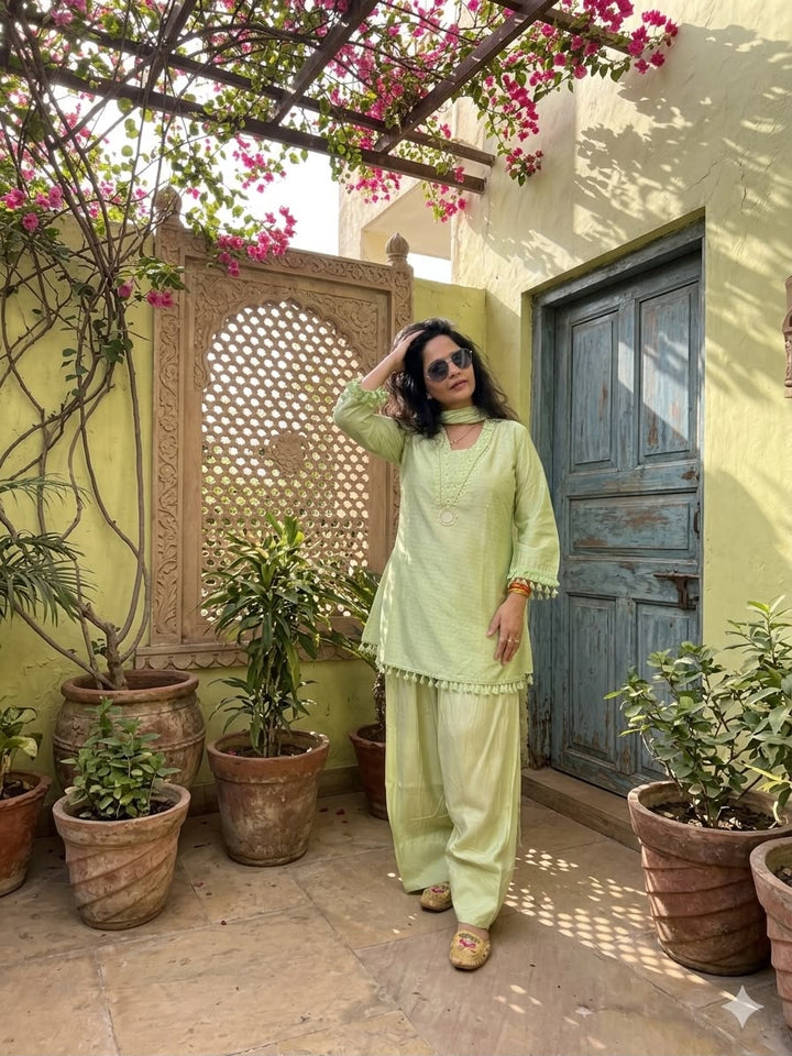 Pista Charm Tassel Farshi Set