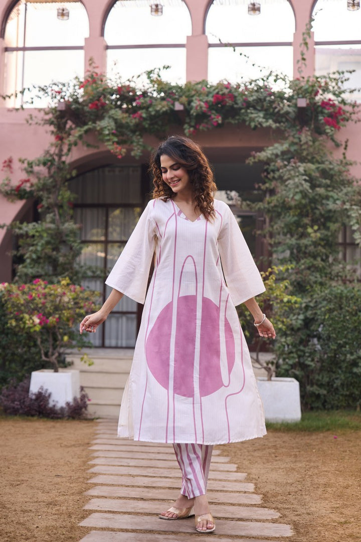 Varnika Elegant Pink Kurta Set