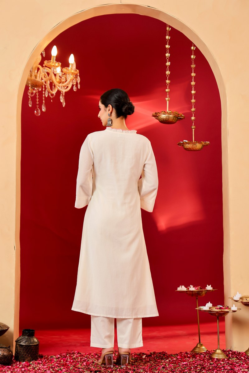 Elegant Off White Kurta Set