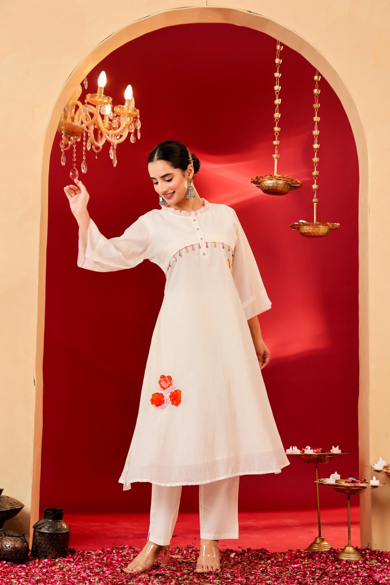 Elegant Off White Kurta Set