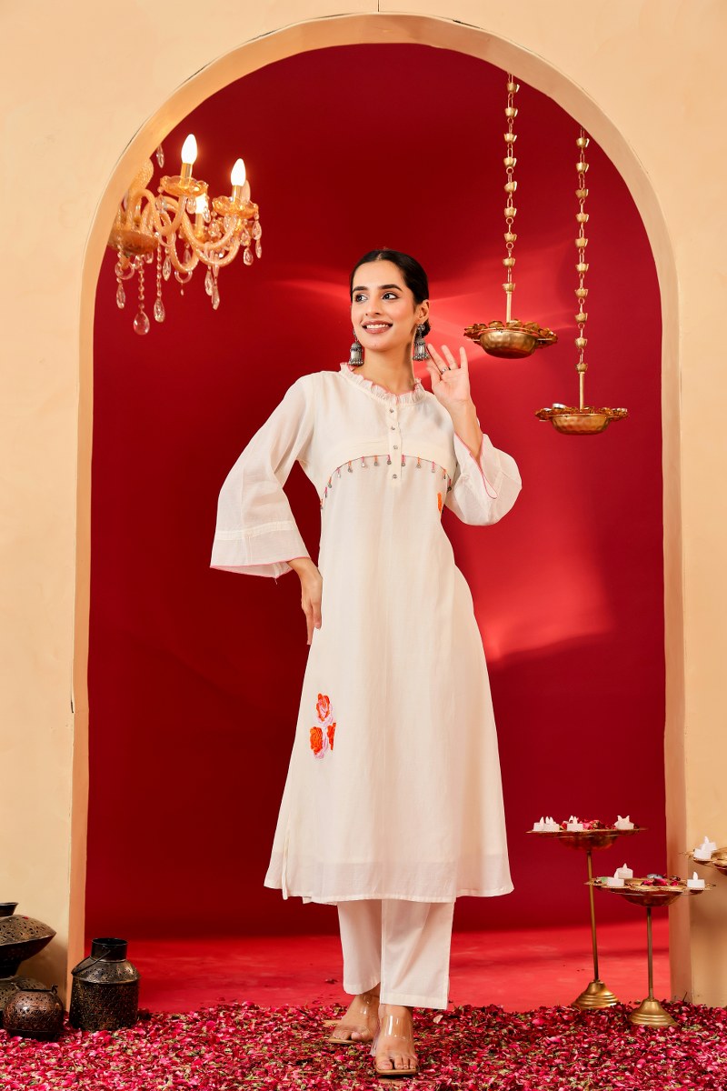 Elegant Off White Kurta Set