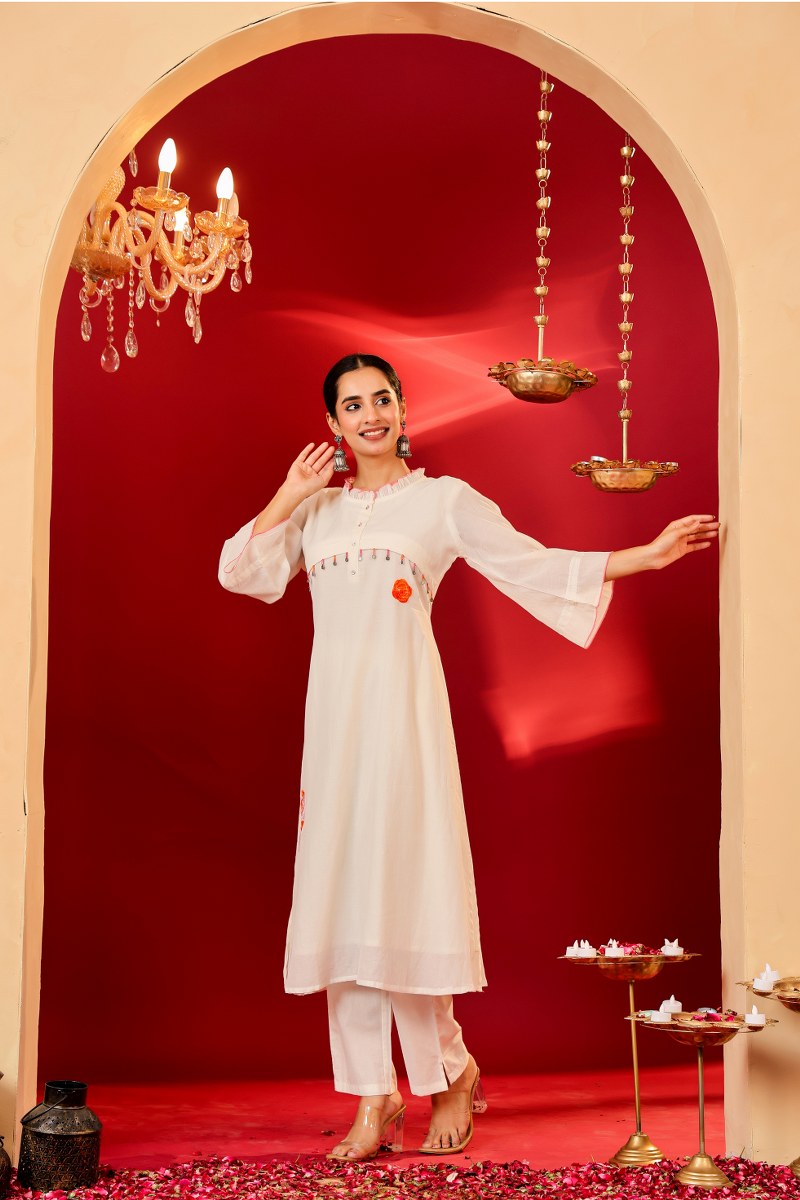 Elegant Off White Kurta Set