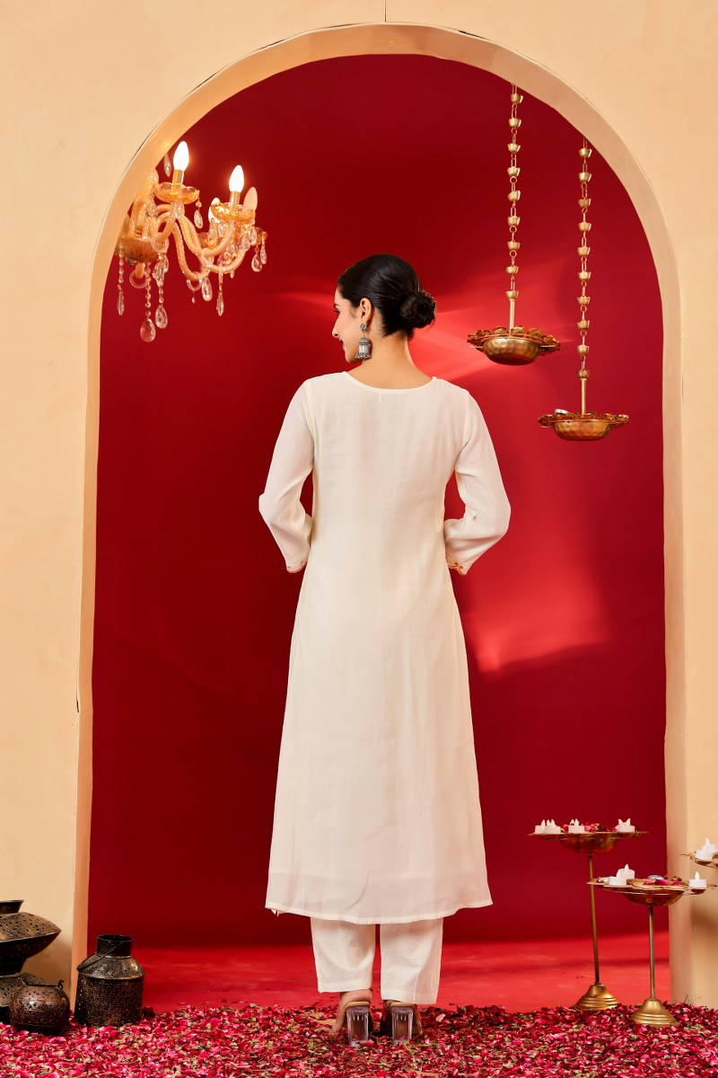 Elegant Off White Kurta Set